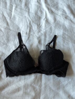 Black Lace Push-Up Bra - Women's Intimates